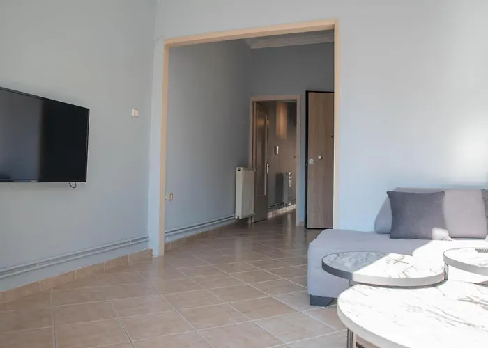 Nikea Apartment Near Piraeus Port And Metro St II